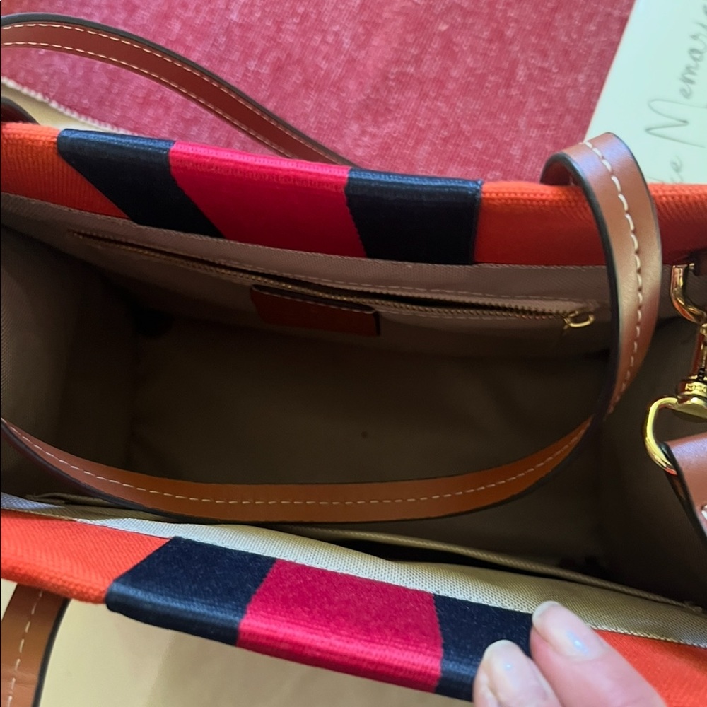 Gorgeous Orange Tote with stripe - Picture 5 of 7
